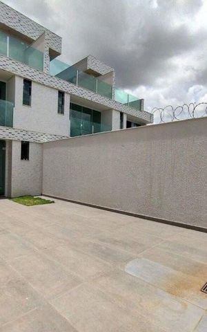 Casa à venda com 105m², 3 quartos e 3 vagas Casa à venda com 105m², 3 quartos e 3 vagasÁrea externa