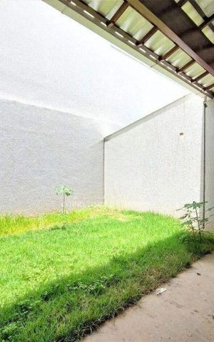 Casa à venda com 105m², 3 quartos e 3 vagas Casa à venda com 105m², 3 quartos e 3 vagasÁrea externa