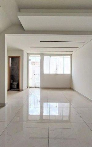 Casa à venda com 105m², 3 quartos e 3 vagas Casa à venda com 105m², 3 quartos e 3 vagasSala