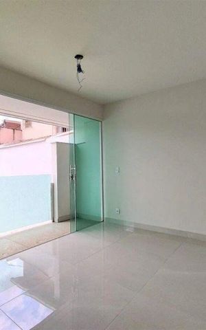 Casa à venda com 105m², 3 quartos e 3 vagas Casa à venda com 105m², 3 quartos e 3 vagasSala
