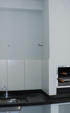 Apartamento para alugar com 85m², 2 quartos e 1 vagaVaranda