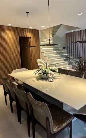 Casa de condomínio à venda com 400m², 4 quartos e 2 vagas Casa de condomínio à venda com 400m², 4 quartos e 2 vagasSala de Jantar