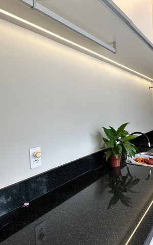 Casa de condomínio à venda com 400m², 4 quartos e 2 vagas Casa de condomínio à venda com 400m², 4 quartos e 2 vagasÁrea de Serviço