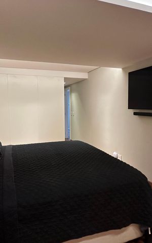 Casa de condomínio à venda com 400m², 4 quartos e 2 vagas Casa de condomínio à venda com 400m², 4 quartos e 2 vagasQuarto 4