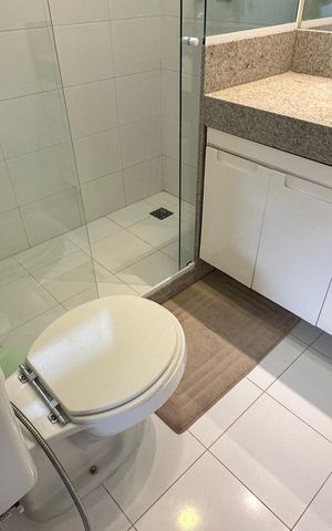 Casa de condomínio à venda com 400m², 4 quartos e 2 vagas Casa de condomínio à venda com 400m², 4 quartos e 2 vagasBanheiro quarto 2