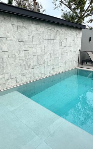 Casa de condomínio à venda com 400m², 4 quartos e 2 vagas Casa de condomínio à venda com 400m², 4 quartos e 2 vagasPiscina