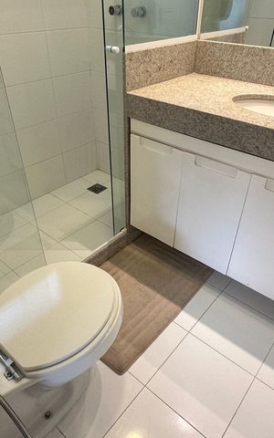 Casa de condomínio à venda com 400m², 4 quartos e 2 vagas Casa de condomínio à venda com 400m², 4 quartos e 2 vagasBanheiro quarto 2