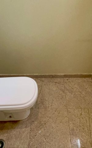 Casa à venda com 360m², 4 quartos e 4 vagas Casa à venda com 360m², 4 quartos e 4 vagasLavabo