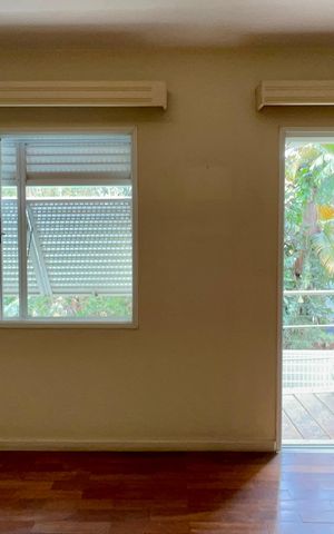 Casa à venda com 360m², 4 quartos e 4 vagas Casa à venda com 360m², 4 quartos e 4 vagasSuíte 1
