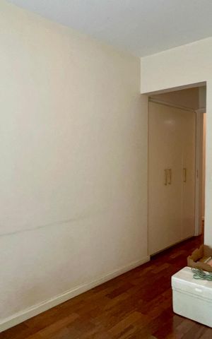 Casa à venda com 360m², 4 quartos e 4 vagas Casa à venda com 360m², 4 quartos e 4 vagasQuarto / Escritório