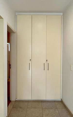 Casa à venda com 360m², 4 quartos e 4 vagas Casa à venda com 360m², 4 quartos e 4 vagasHall de entrada
