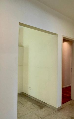 Casa à venda com 360m², 4 quartos e 4 vagas Casa à venda com 360m², 4 quartos e 4 vagasHall de entrada