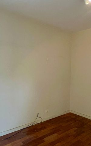 Casa à venda com 360m², 4 quartos e 4 vagas Casa à venda com 360m², 4 quartos e 4 vagasQuarto