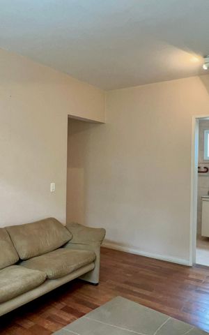 Casa à venda com 360m², 4 quartos e 4 vagas Casa à venda com 360m², 4 quartos e 4 vagasSala Privativa