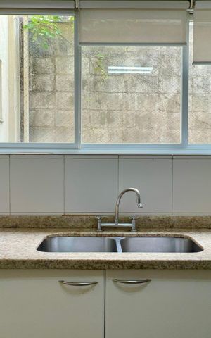 Casa à venda com 360m², 4 quartos e 4 vagas Casa à venda com 360m², 4 quartos e 4 vagasCozinha