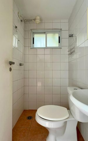 Casa à venda com 360m², 4 quartos e 4 vagas Casa à venda com 360m², 4 quartos e 4 vagasBanheiro de serviço