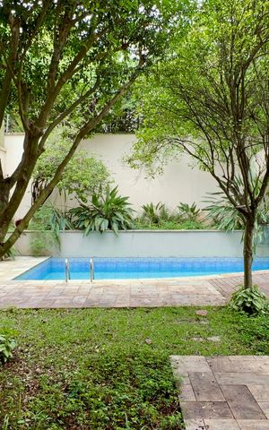 Casa à venda com 360m², 4 quartos e 4 vagas Casa à venda com 360m², 4 quartos e 4 vagasQuintal