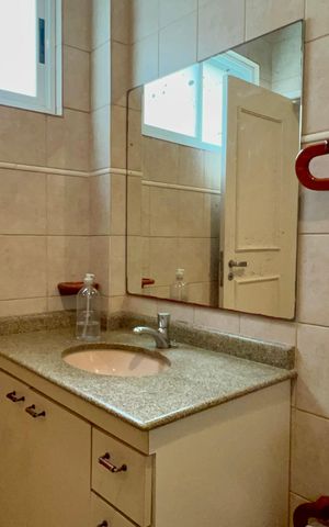 Casa à venda com 360m², 4 quartos e 4 vagas Casa à venda com 360m², 4 quartos e 4 vagasBanheiro 1