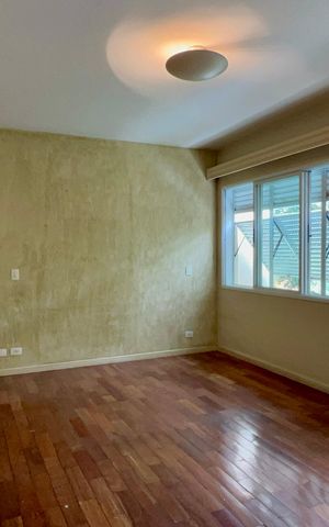Casa à venda com 360m², 4 quartos e 4 vagas Casa à venda com 360m², 4 quartos e 4 vagasSuíte 1