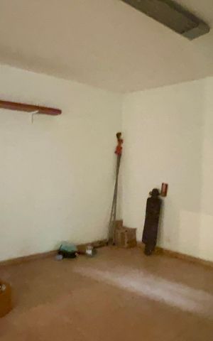 Casa à venda com 360m², 4 quartos e 4 vagas Casa à venda com 360m², 4 quartos e 4 vagasPorão