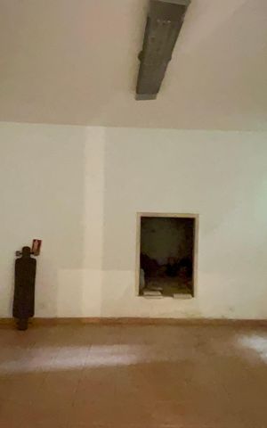 Casa à venda com 360m², 4 quartos e 4 vagas Casa à venda com 360m², 4 quartos e 4 vagasPorão