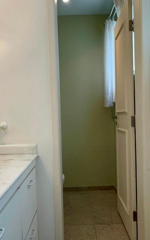 Casa à venda com 360m², 4 quartos e 4 vagas Casa à venda com 360m², 4 quartos e 4 vagasLavabo