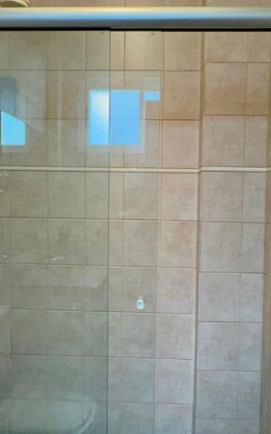Casa à venda com 360m², 4 quartos e 4 vagas Casa à venda com 360m², 4 quartos e 4 vagasBanheiro 1