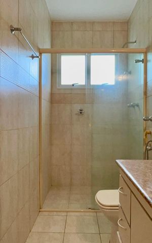 Casa à venda com 360m², 4 quartos e 4 vagas Casa à venda com 360m², 4 quartos e 4 vagasBanheiro da Suíte 3