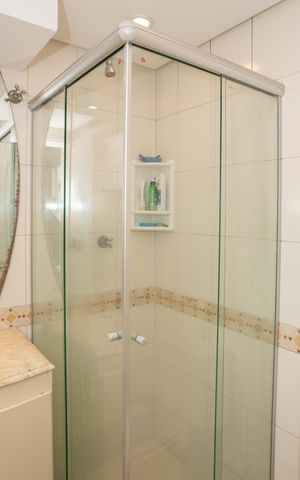 Apartamento à venda com 132m², 4 quartos e 3 vagas Apartamento à venda com 132m², 4 quartos e 3 vagasBanheiro da Suíte 2