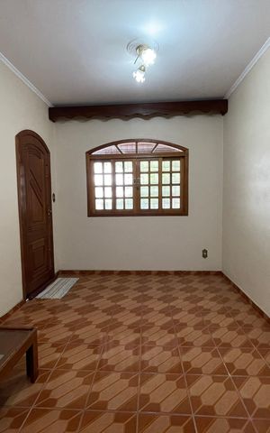 Casa à venda com 218m², 4 quartos e 2 vagas Casa à venda com 218m², 4 quartos e 2 vagasSala 1