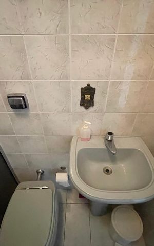 Casa à venda com 218m², 4 quartos e 2 vagas Casa à venda com 218m², 4 quartos e 2 vagasBanheiro 2