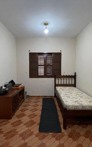 Casa à venda com 218m², 4 quartos e 2 vagas Casa à venda com 218m², 4 quartos e 2 vagasQuarto 1