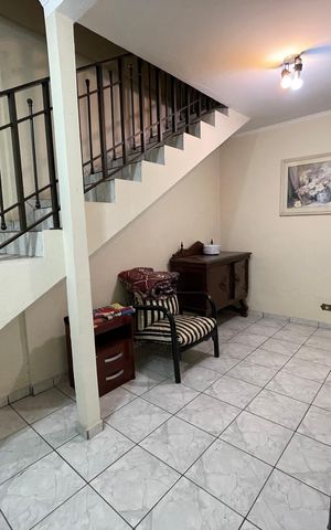 Casa à venda com 218m², 4 quartos e 2 vagas Casa à venda com 218m², 4 quartos e 2 vagasSala 2