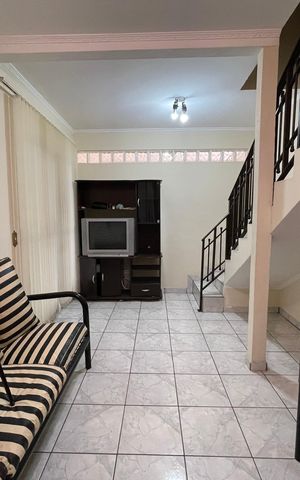 Casa à venda com 218m², 4 quartos e 2 vagas Casa à venda com 218m², 4 quartos e 2 vagasSala 2