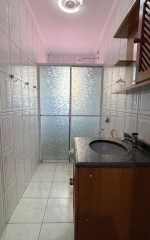 Casa à venda com 218m², 4 quartos e 2 vagas Casa à venda com 218m², 4 quartos e 2 vagasBanheiro 3