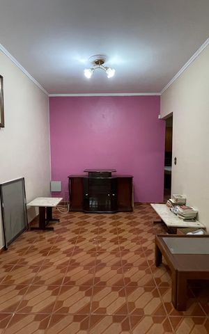 Casa à venda com 218m², 4 quartos e 2 vagas Casa à venda com 218m², 4 quartos e 2 vagasSala 1