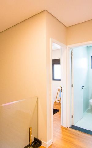 Casa à venda com 160m², 3 quartos e 4 vagas Casa à venda com 160m², 3 quartos e 4 vagasCorredor