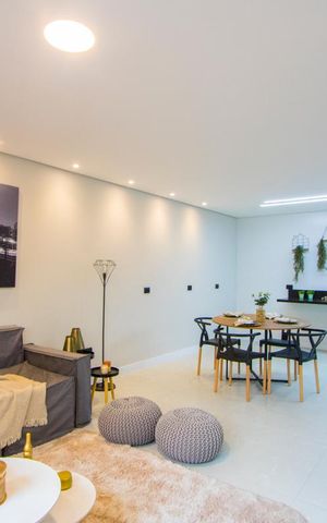 Casa à venda com 160m², 3 quartos e 4 vagas Casa à venda com 160m², 3 quartos e 4 vagasSala/Cozinha