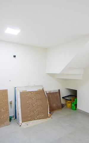 Casa à venda com 160m², 3 quartos e 4 vagas Casa à venda com 160m², 3 quartos e 4 vagasEspaço gourmet/Garagem