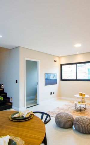 Casa à venda com 160m², 3 quartos e 4 vagas Casa à venda com 160m², 3 quartos e 4 vagasSala/Cozinha