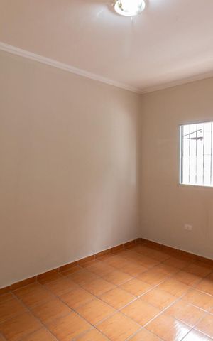 Casa à venda com 180m², 4 quartos e 5 vagas Casa à venda com 180m², 4 quartos e 5 vagasQuarto 2