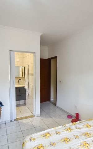 Casa à venda com 251m², 5 quartos e 2 vagas Casa à venda com 251m², 5 quartos e 2 vagasCasa 2 / suíte
