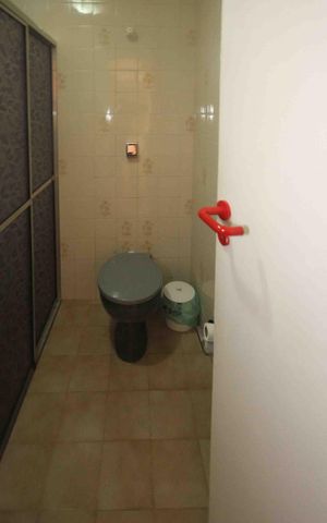 Casa à venda com 150m², 4 quartos e 2 vagas Casa à venda com 150m², 4 quartos e 2 vagasBanheiro