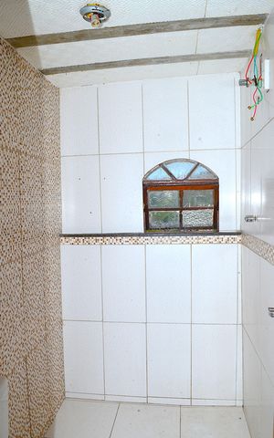 Casa à venda com 380m², 6 quartos e 3 vagasBanheiro 2