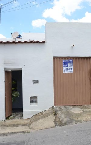 Casa à venda com 380m², 6 quartos e 3 vagasFachada