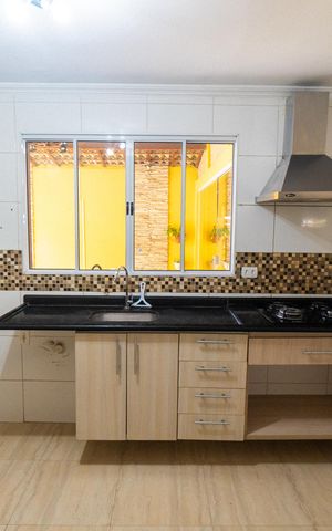 Casa à venda com 168m², 3 quartos e 2 vagas Casa à venda com 168m², 3 quartos e 2 vagasCozinha