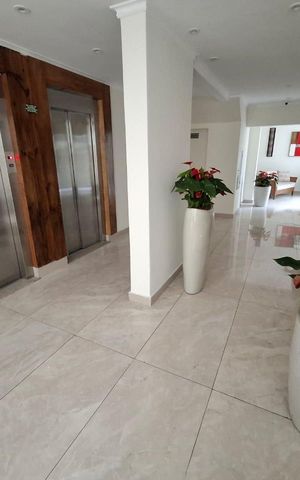 Apartamento à venda com 163m², 3 quartos e 1 vaga Apartamento à venda com 163m², 3 quartos e 1 vagaÁrea comum