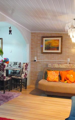 Casa à venda com 70m², 2 quartos e 1 vaga Casa à venda com 70m², 2 quartos e 1 vagaSala
