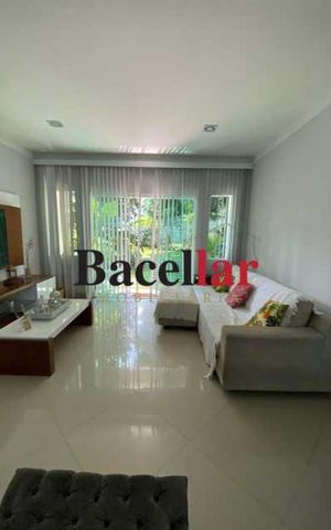 Casa à venda com 285m², 3 quartos e 5 vagas