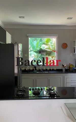 Casa à venda com 285m², 3 quartos e 5 vagas